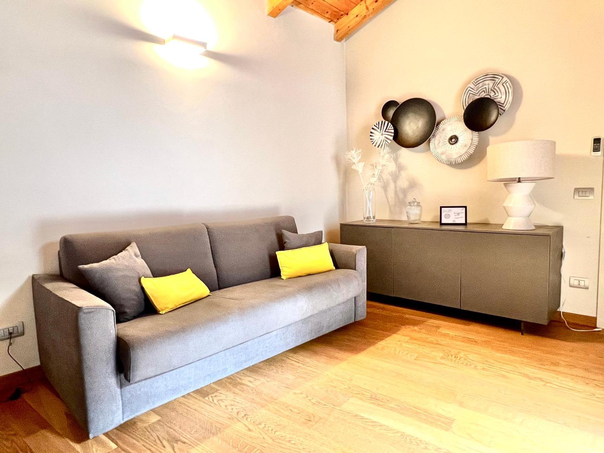 Comecasa Cavour Apartman Asti Kültér fotó
