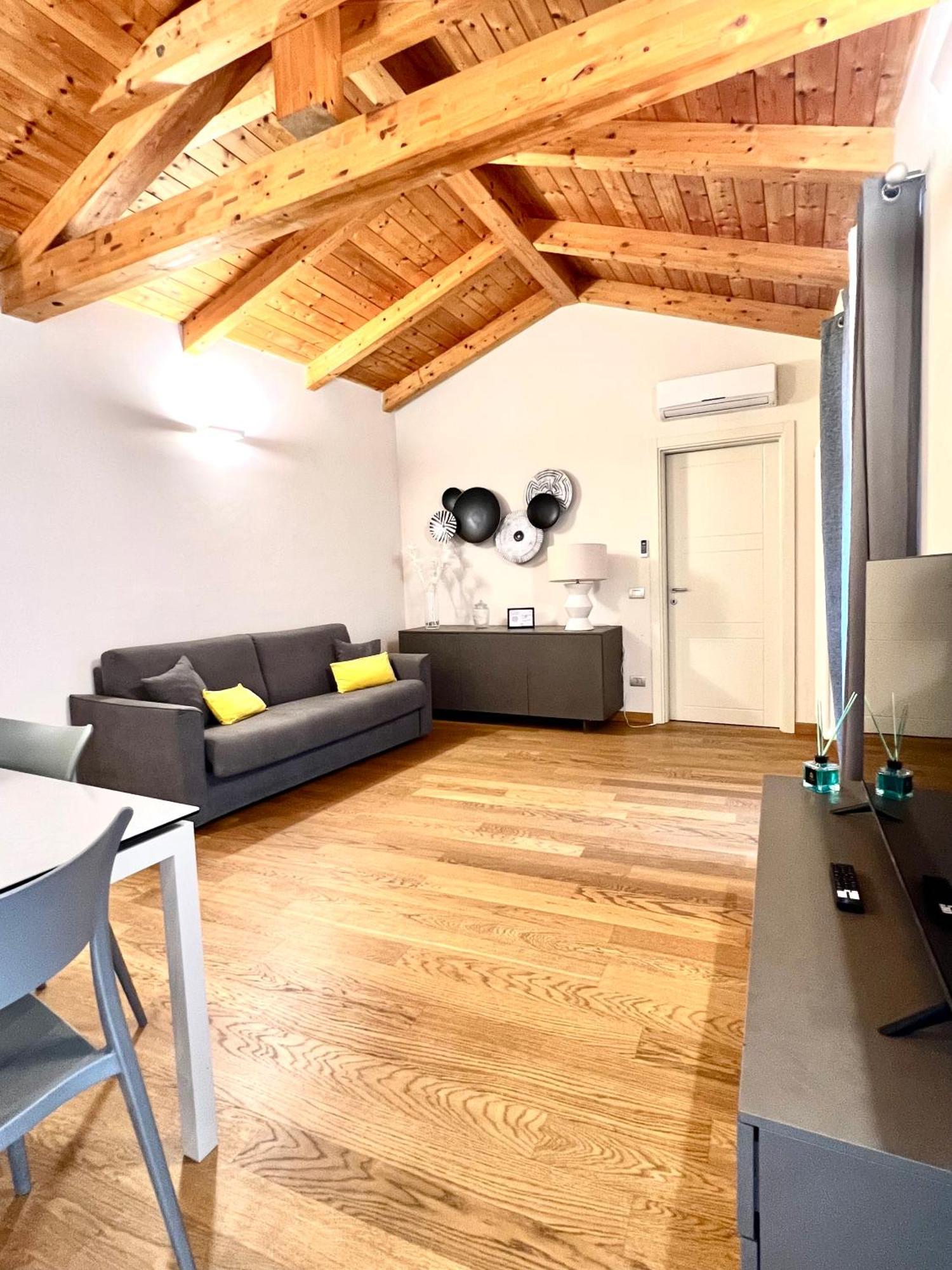 Comecasa Cavour Apartman Asti Kültér fotó
